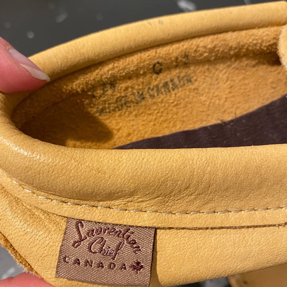 Kids laurentian Chief moccasins slippers EUC leather